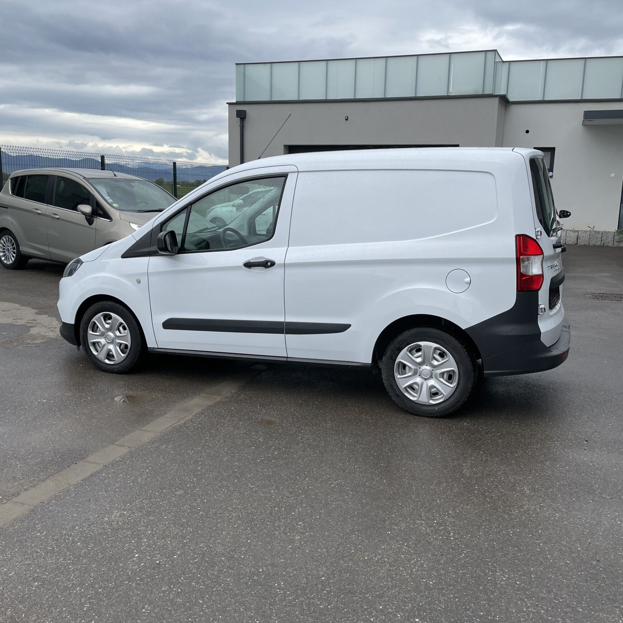 FORD TRANSIT COURIER 1.5L ECOBLUE Saint-Dié-des-Vosges 0