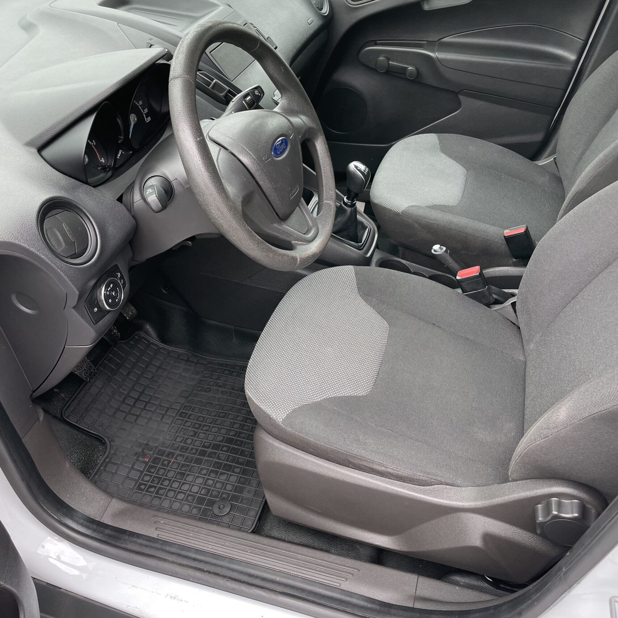 FORD TRANSIT COURIER 1.5L ECOBLUE Saint-Dié-des-Vosges 0