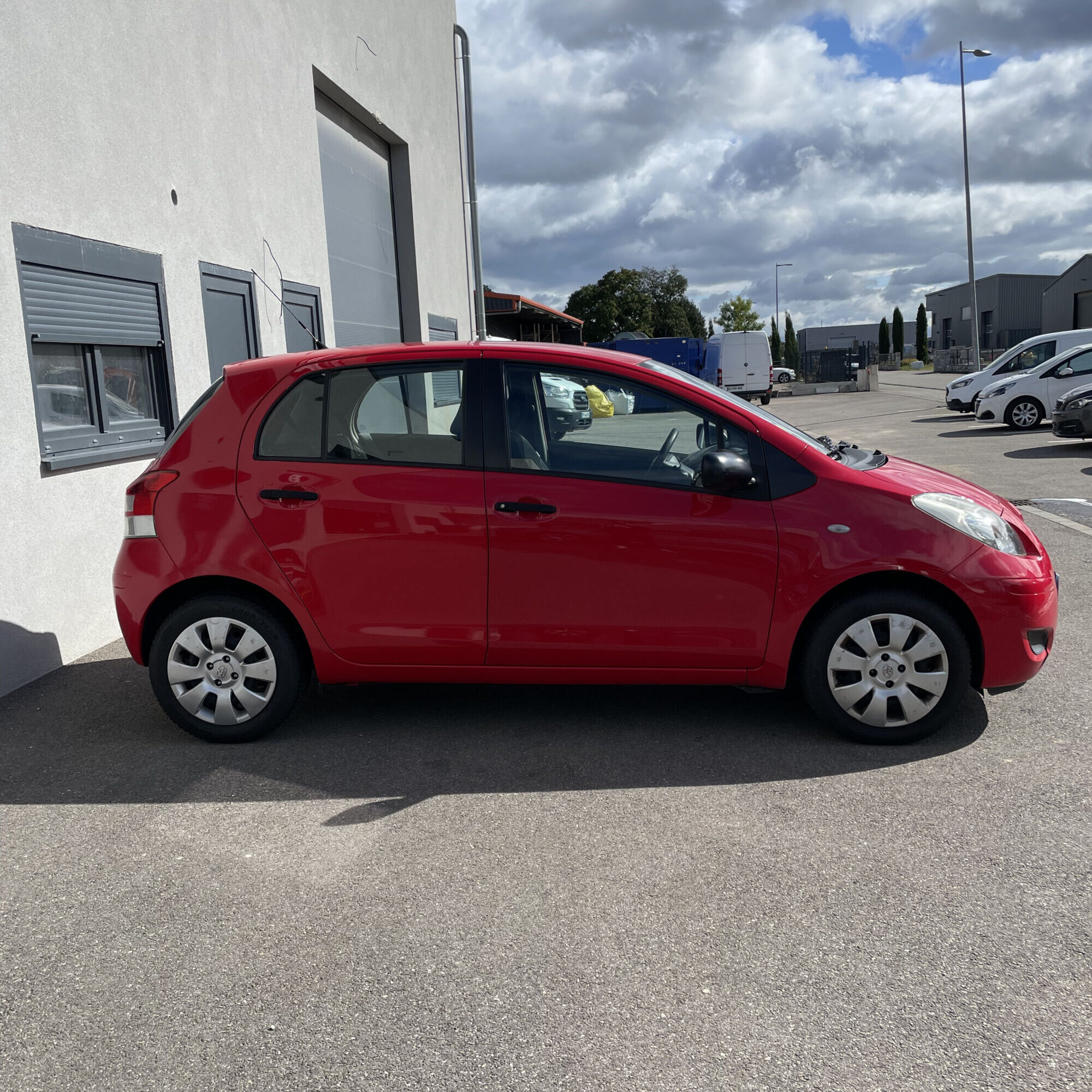 Toyota Yaris 1.0 &#8211; 69 VVT-i Confort Pack Erstein 0