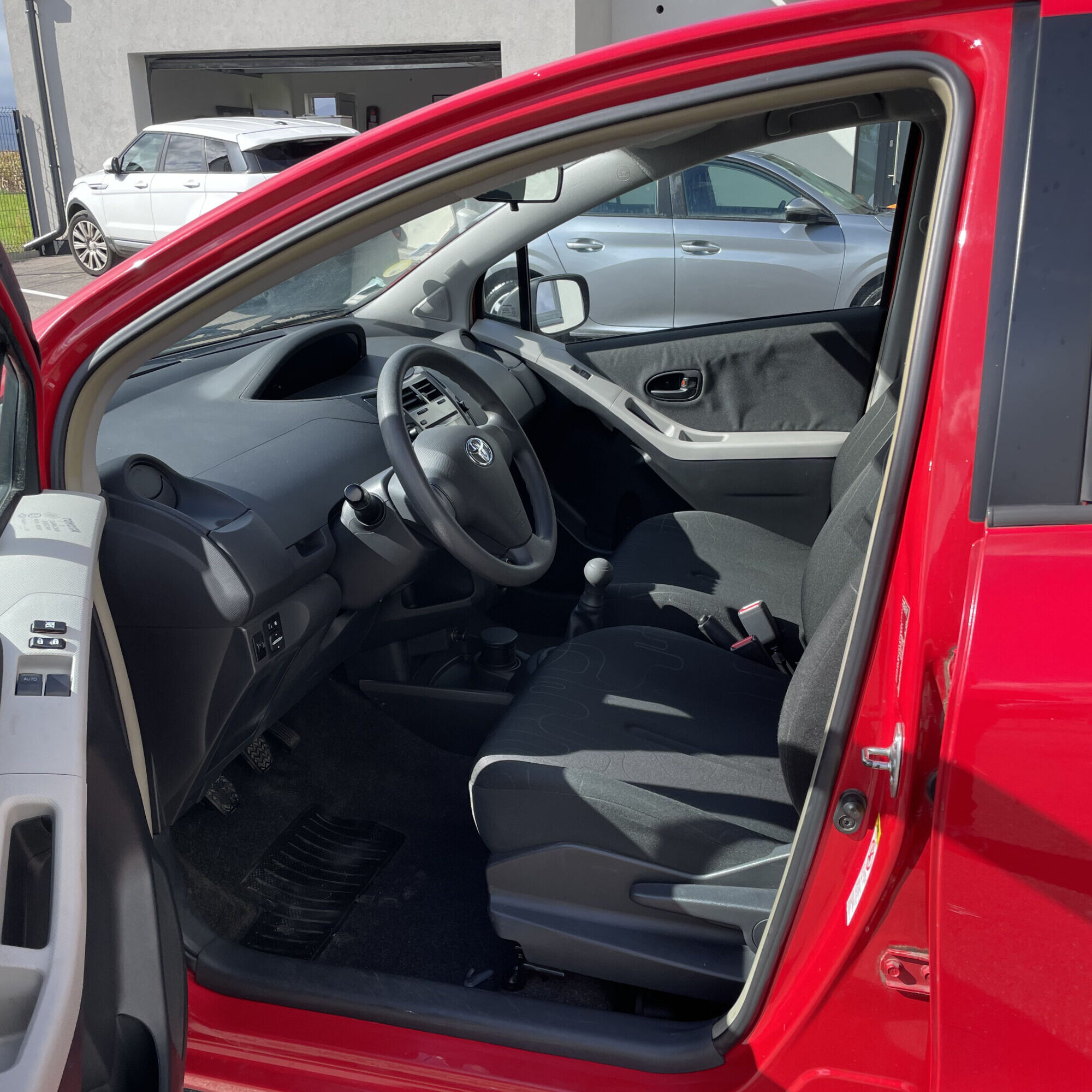 Toyota Yaris 1.0 &#8211; 69 VVT-i Confort Pack Erstein 0