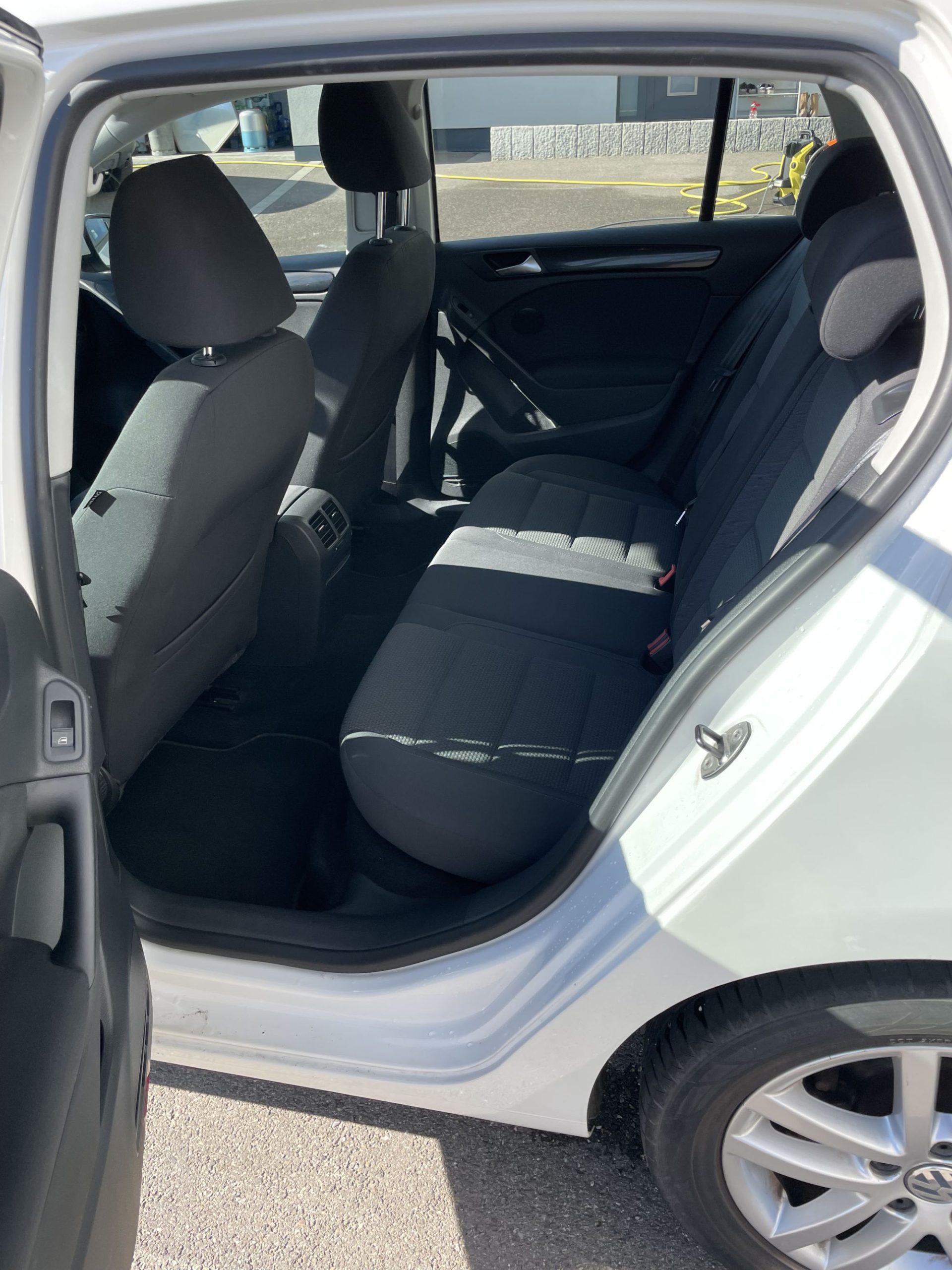 IMG_0763 2000X2000 | AKS Automobiles Volkswagen Golf 1.6 TDI 105 FAP CR BlueMotion Style Mulhouse 0