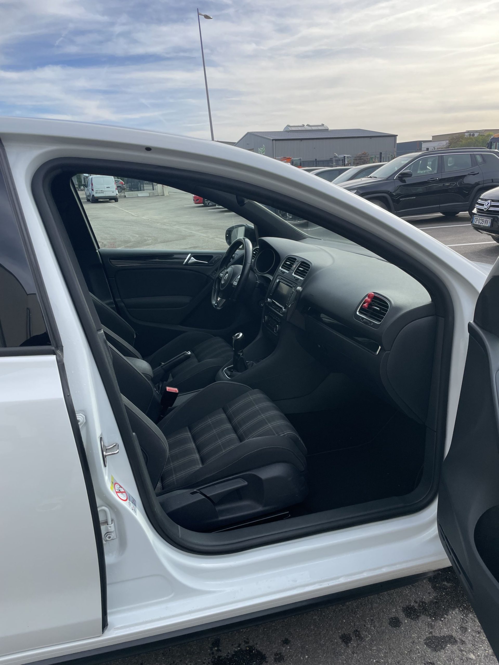 IMG_0811 2000X2000 | AKS Automobiles Volkswagen Golf VI 2.0 TDI 170 GTD Sélestat 0