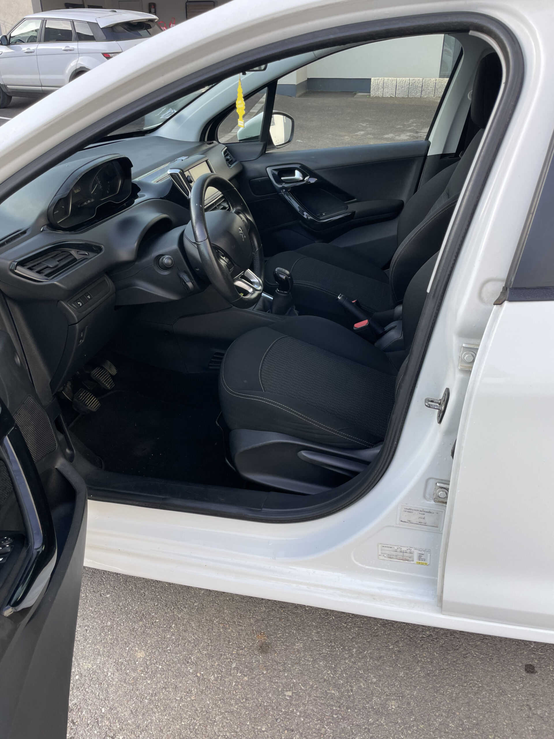 IMG_0889 2000X2000 | AKS Automobiles Peugeot 208 1.6 BlueHDi 100ch S&S BVM5 Saint-Dié-des-Vosges 0